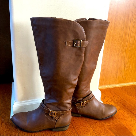 Material Girl High Boots Cognac Size 7.5 M Buckle Zipper Box MCAPRI Lined - Picture 2 of 13